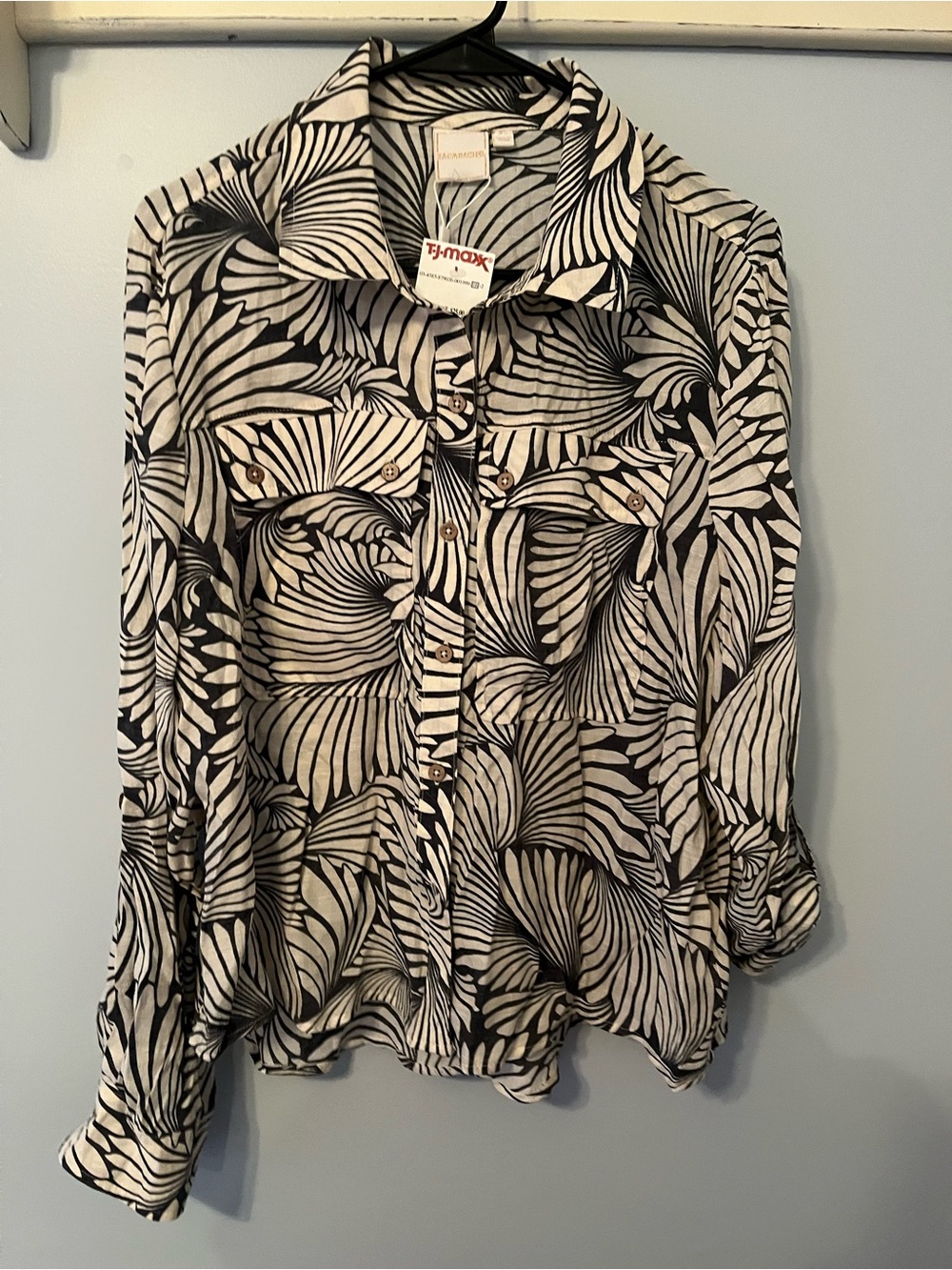 Zac & Rachel Black and White Leaf-Print Button Down Shirt